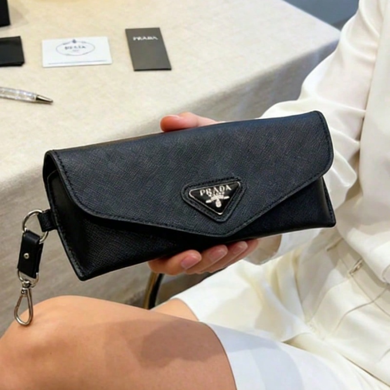 Prada Black Leather Eyeglass C - đánh giá và giá Women Bags Prada