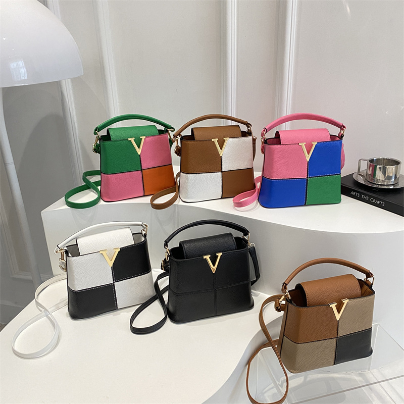 Chic V-Logo Mini Totes Bags Lu - đánh giá và giá Women Bags Logo